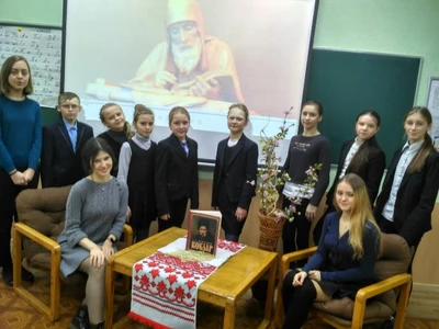 prijshov-poet-i-zadzveniv-ryadok